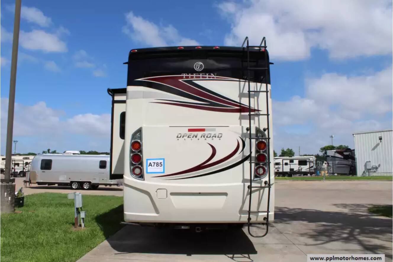 A photo of this 2019 Tiffin Allegro Open Road 36LA