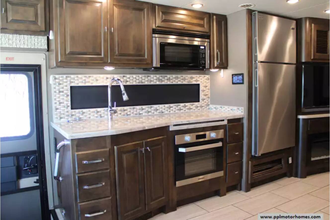 A photo of this 2019 Tiffin Allegro Open Road 36LA