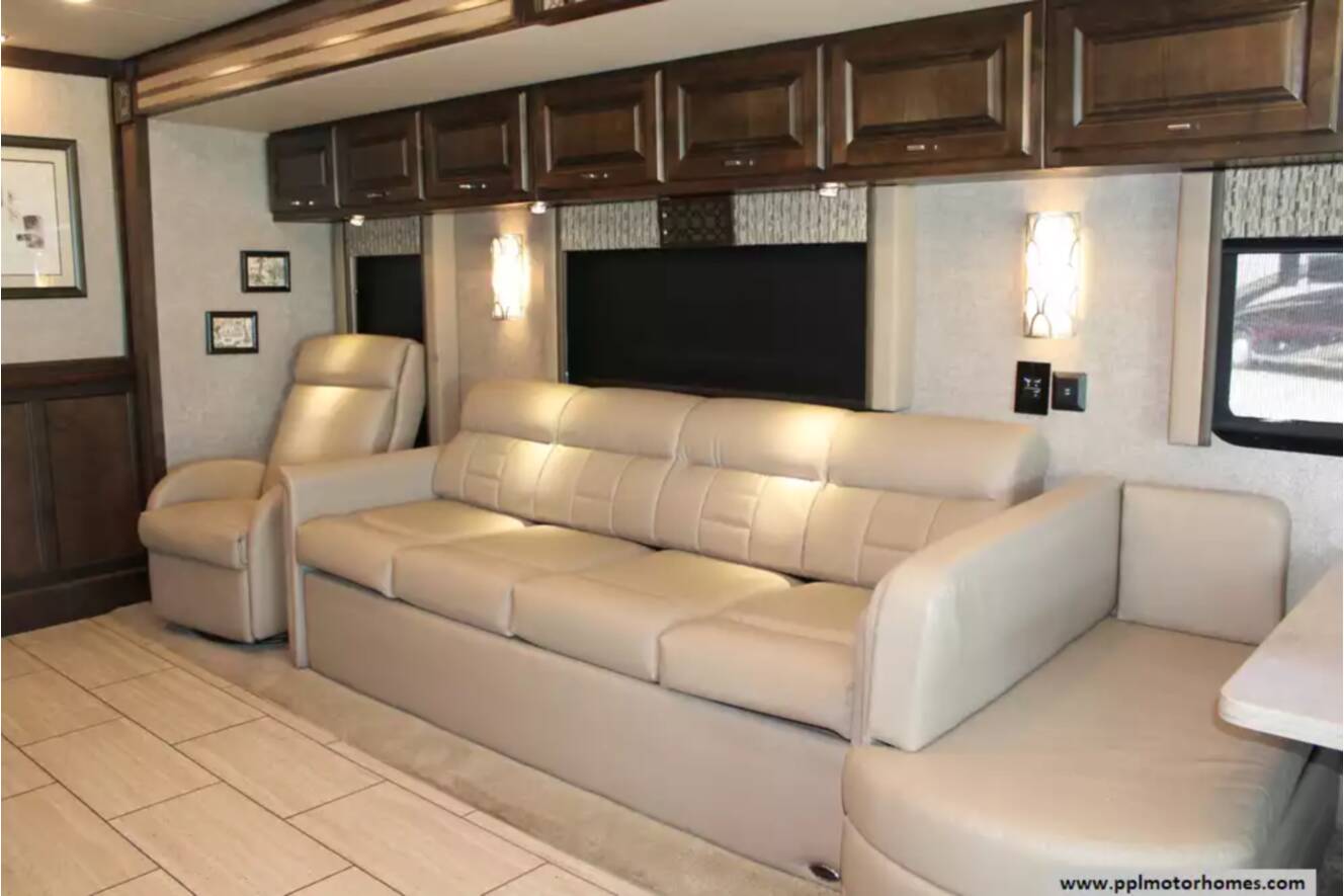 A photo of this 2019 Tiffin Allegro Open Road 36LA
