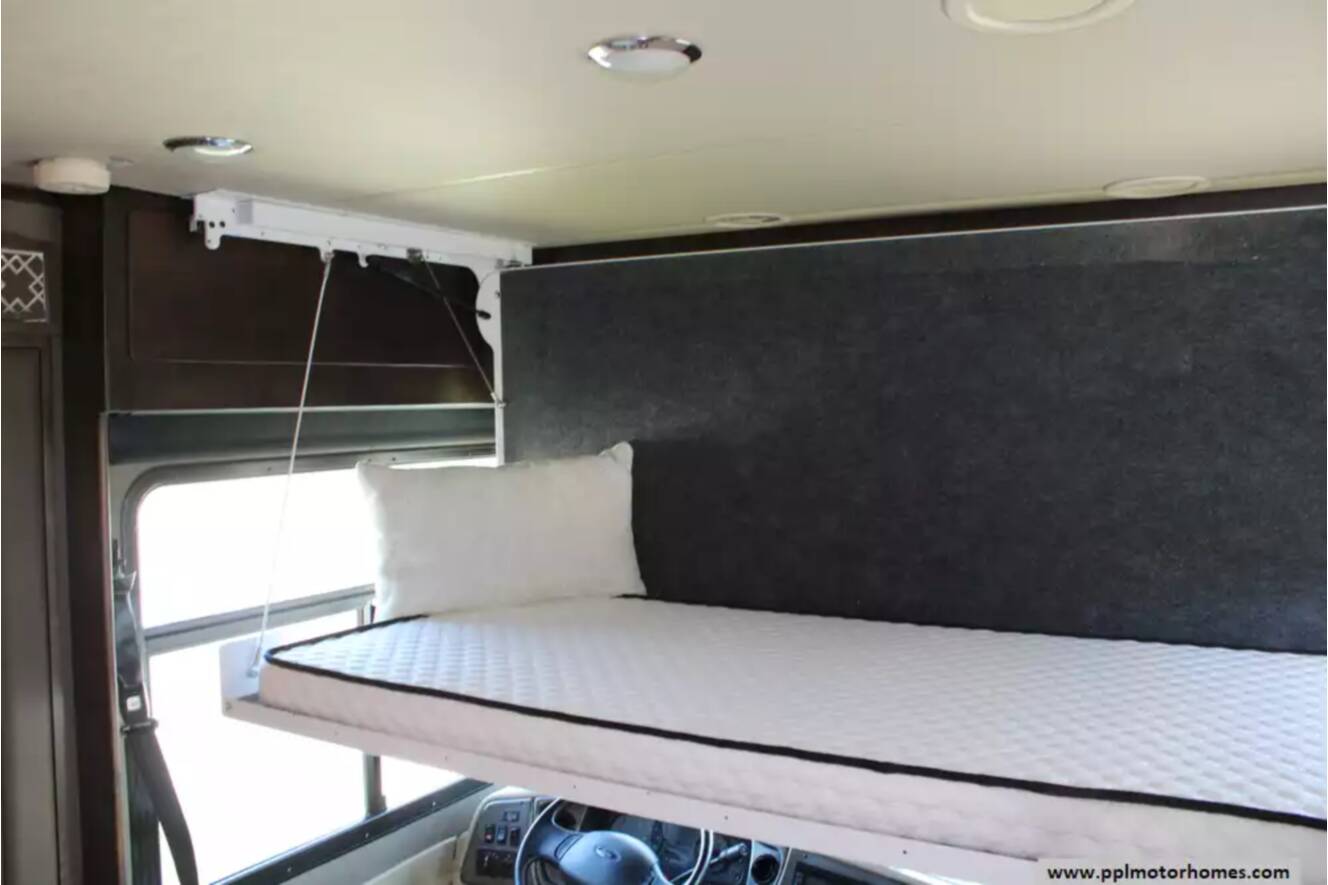 A photo of this 2019 Tiffin Allegro Open Road 36LA