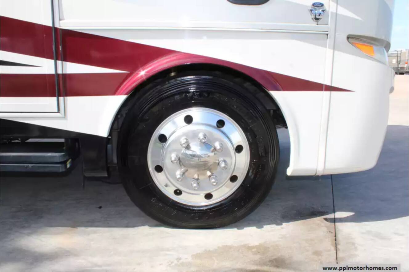 A photo of this 2019 Tiffin Allegro Open Road 36LA