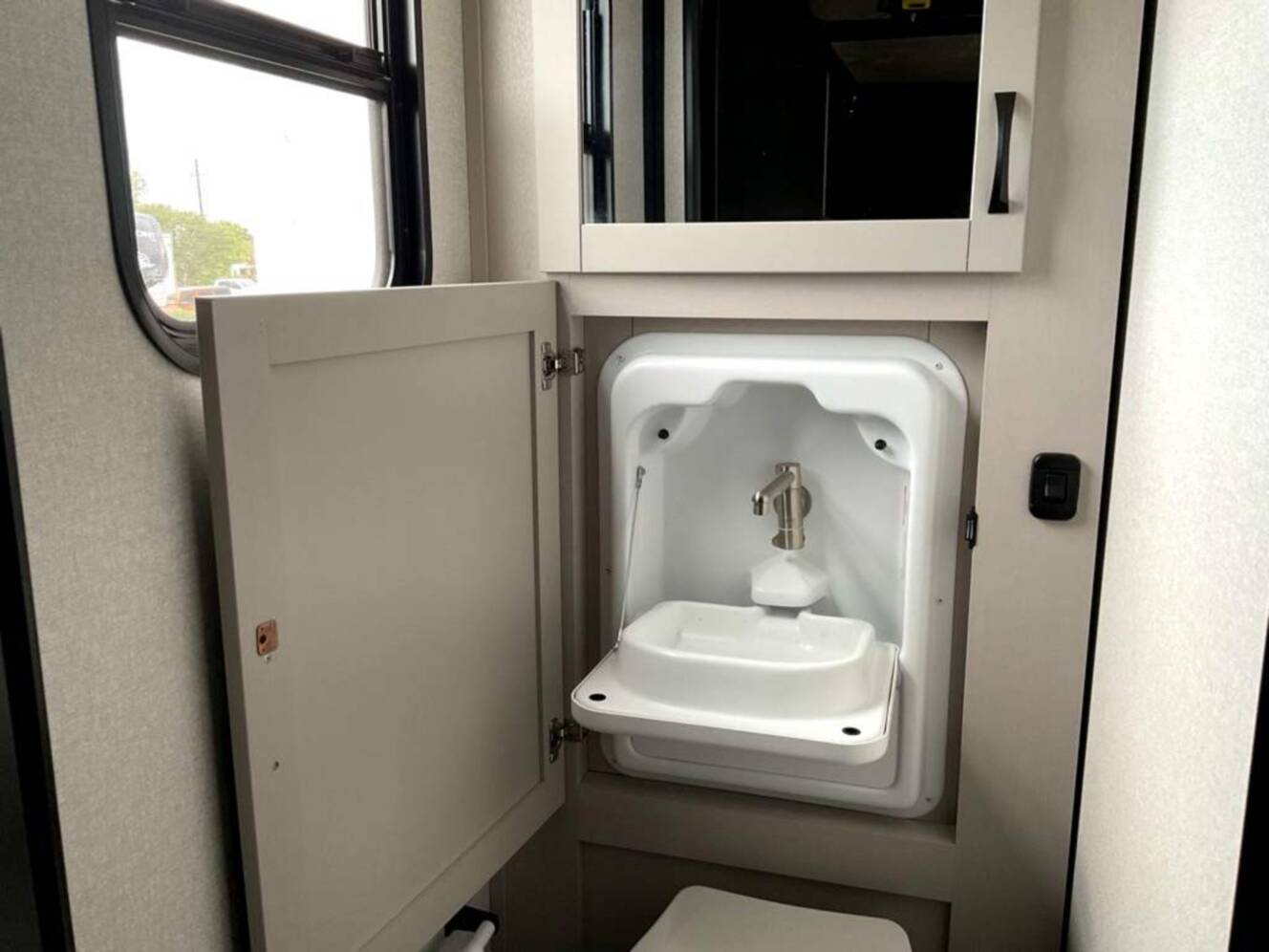 A photo of this 2026 Jayco Seismic 395