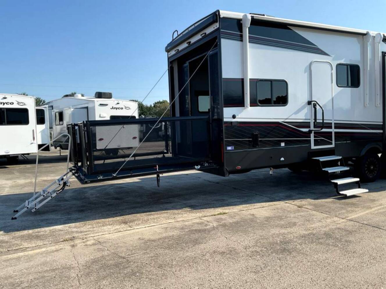 A photo of this 2026 Jayco Seismic 395