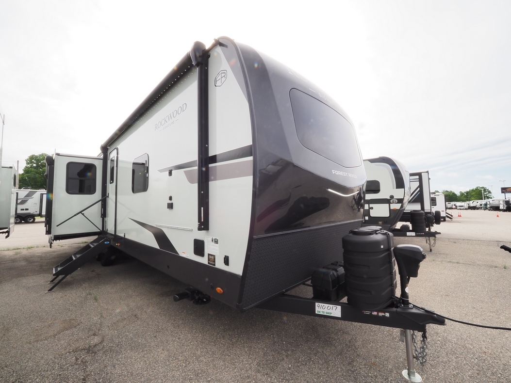 2026 Forest River Rockwood Signature Ultra Lite 8337RL in muskegon MI
