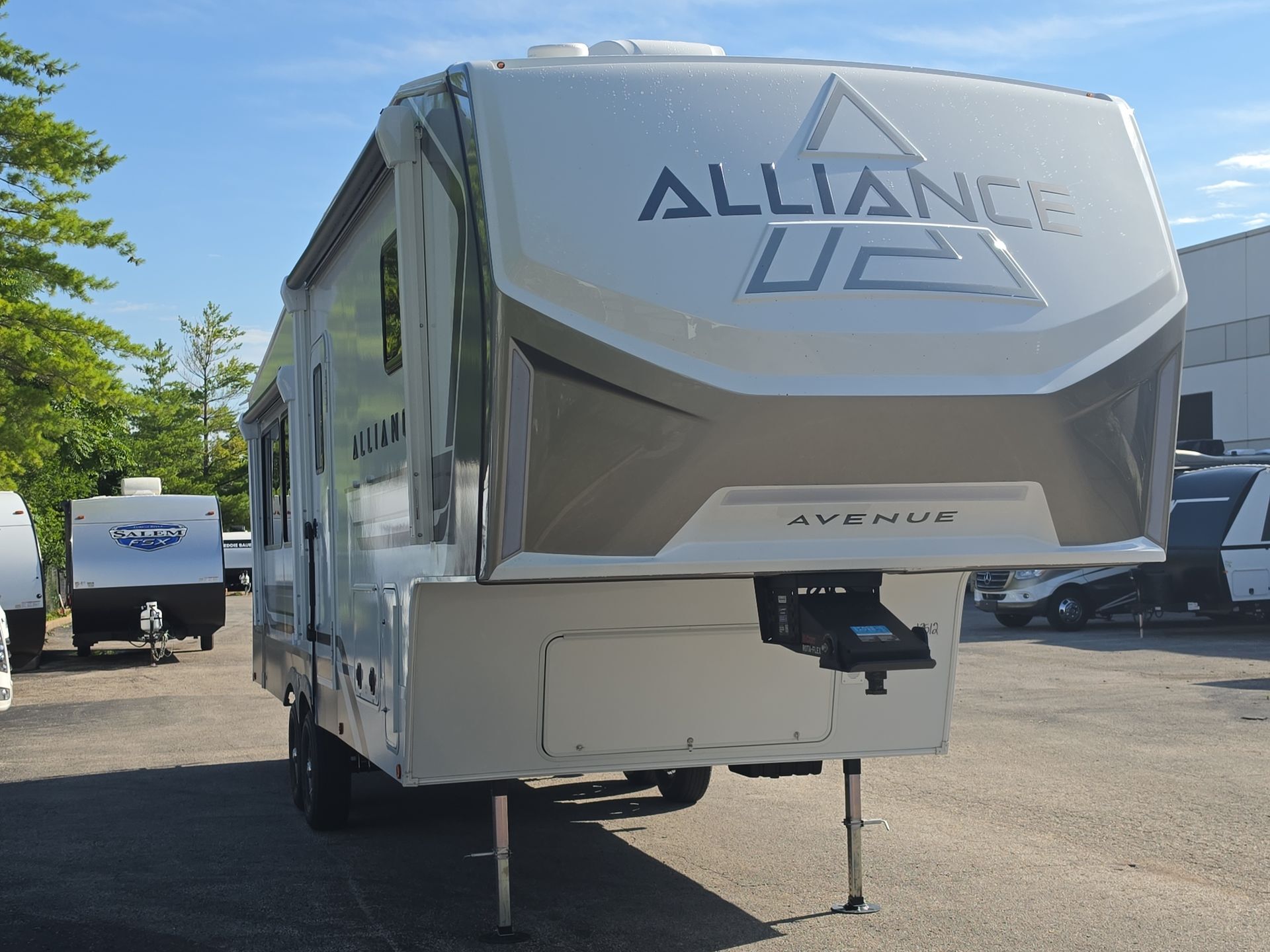2027 Alliance Rv Avenue 29RL in eureka MO