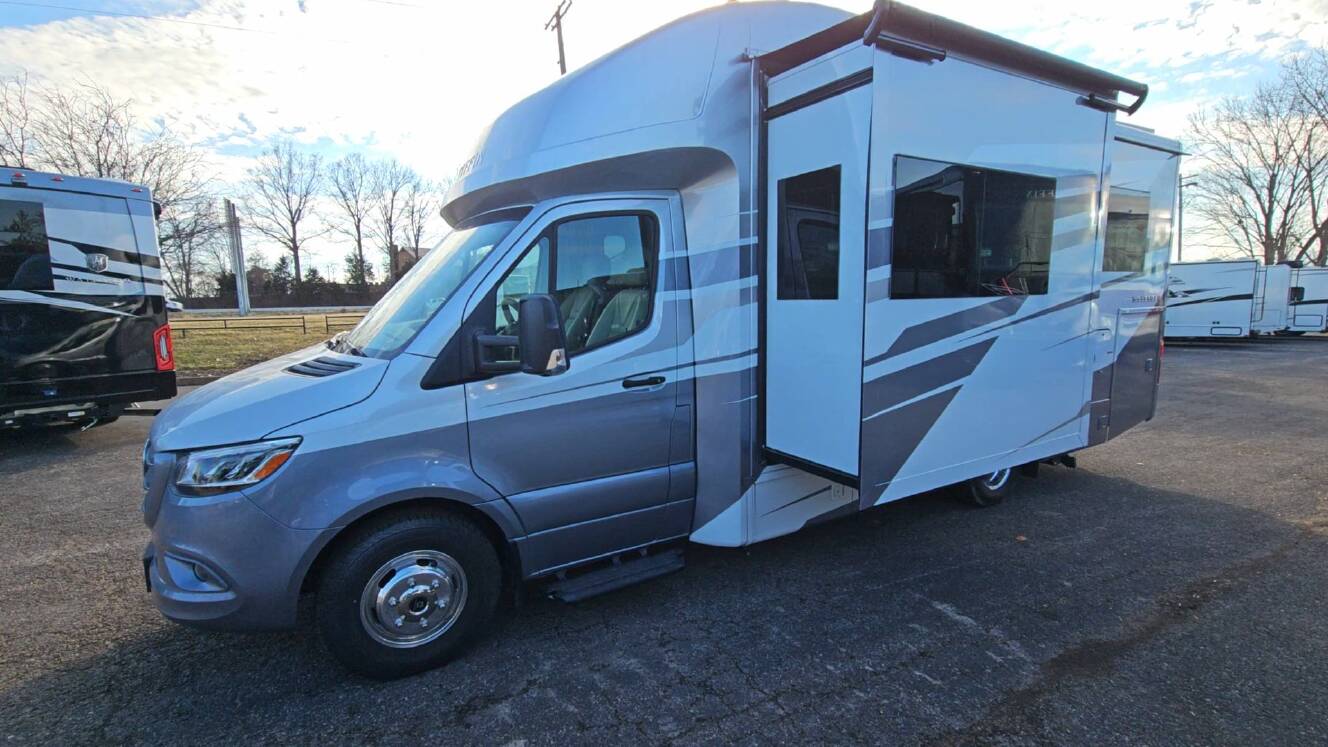 A photo of this 2026 Tiffin Motorhomes WAYFARER 25 XLW