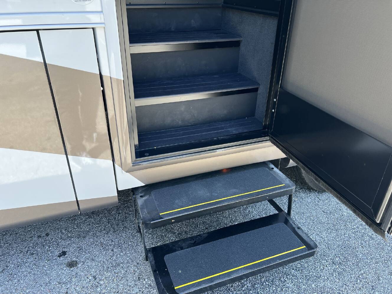 A photo of this 2026 Tiffin Motorhomes OPEN ROAD ALLEGRO 36 LA