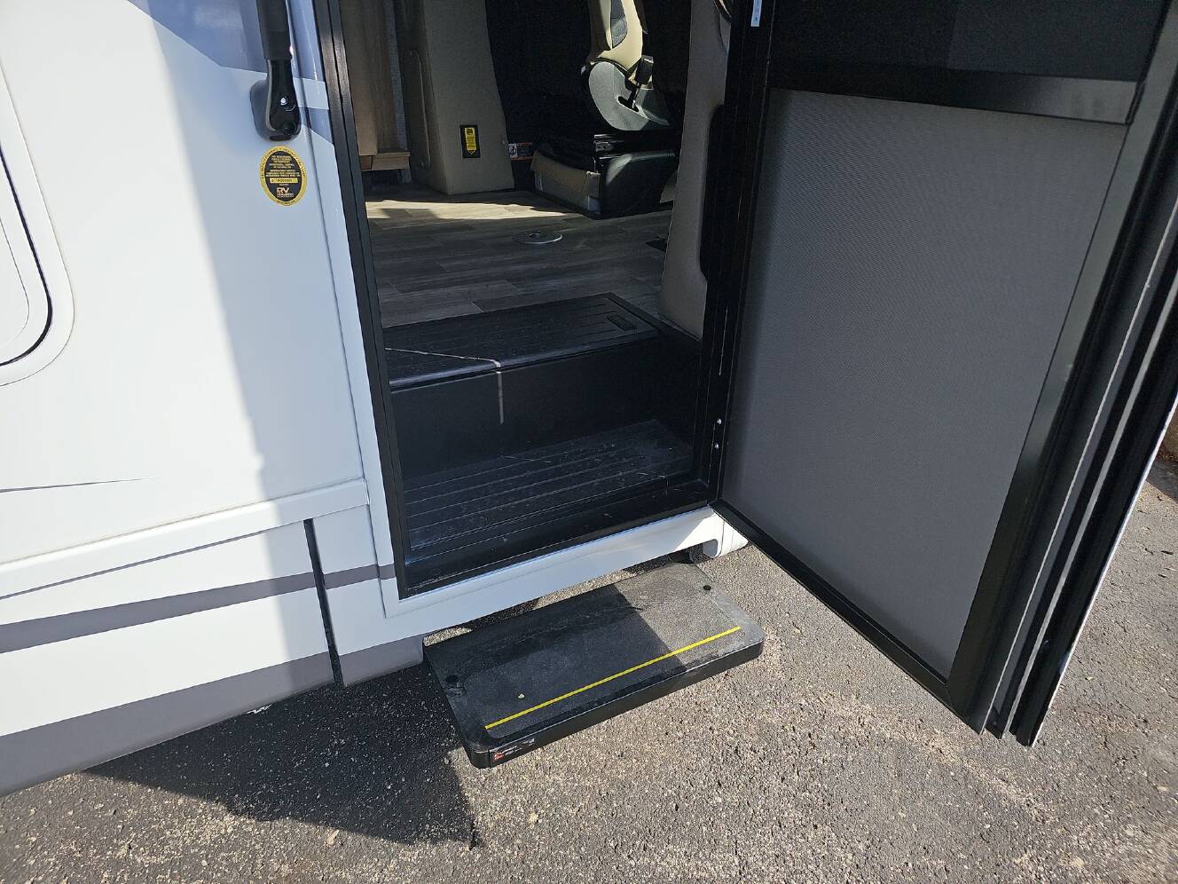 A photo of this 2026 Tiffin Motorhomes WAYFARER 25 XLW
