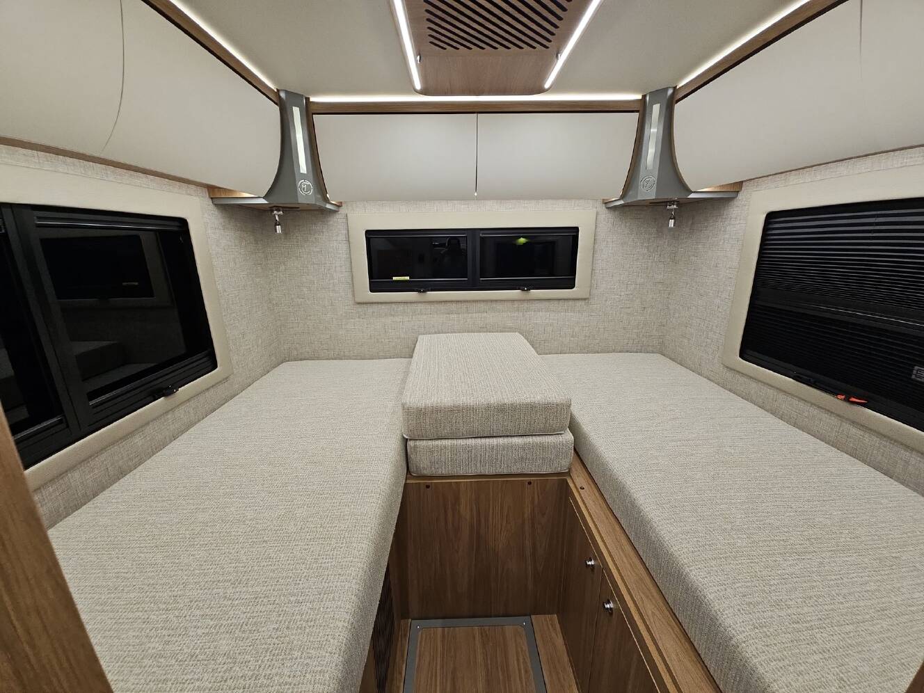 A photo of this 2026 Tiffin Motorhomes WAYFARER 25 XLW