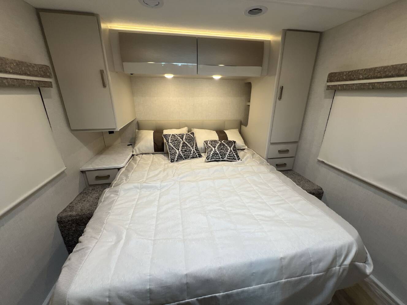A photo of this 2026 Thor Motor Coach Vegas 28.1
