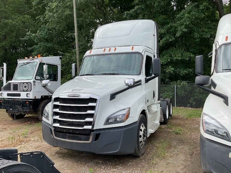 2020 FREIGHTLINER CASCADIA 126 in Charlotte, NC