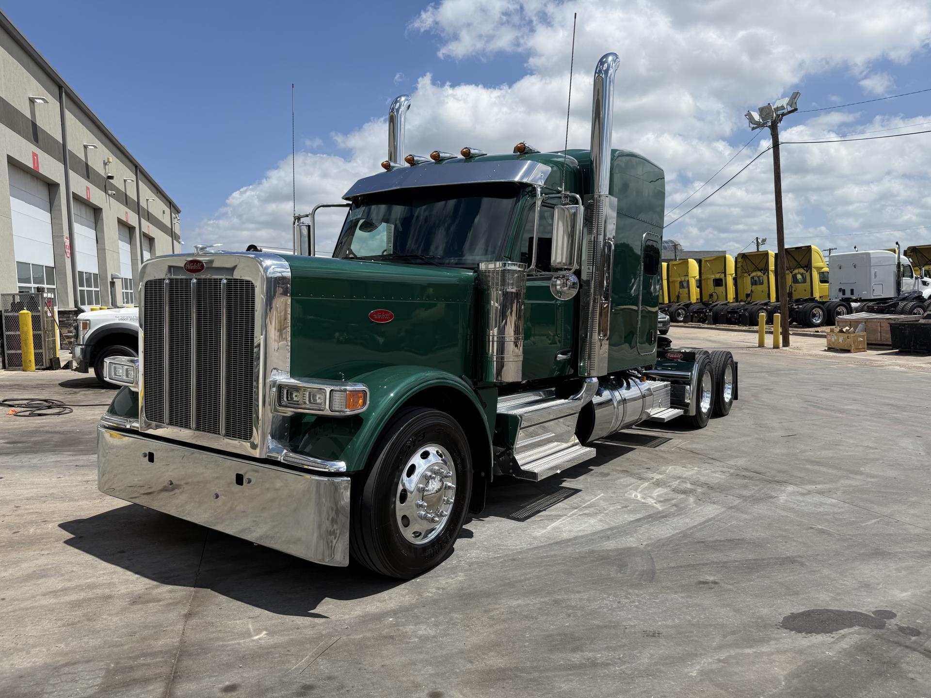 2027 PETERBILT 589 in Irving, TX