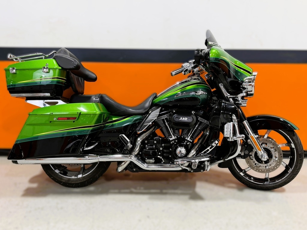 2011 Harley-Davidson Touring Street Glide CVO Base CVO LIMITED in Zieglerville, PA