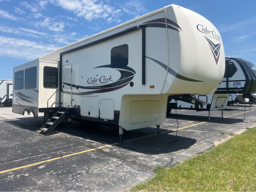 2020 Forest River Cedar Creek Silverback 33IK in muskegon MI