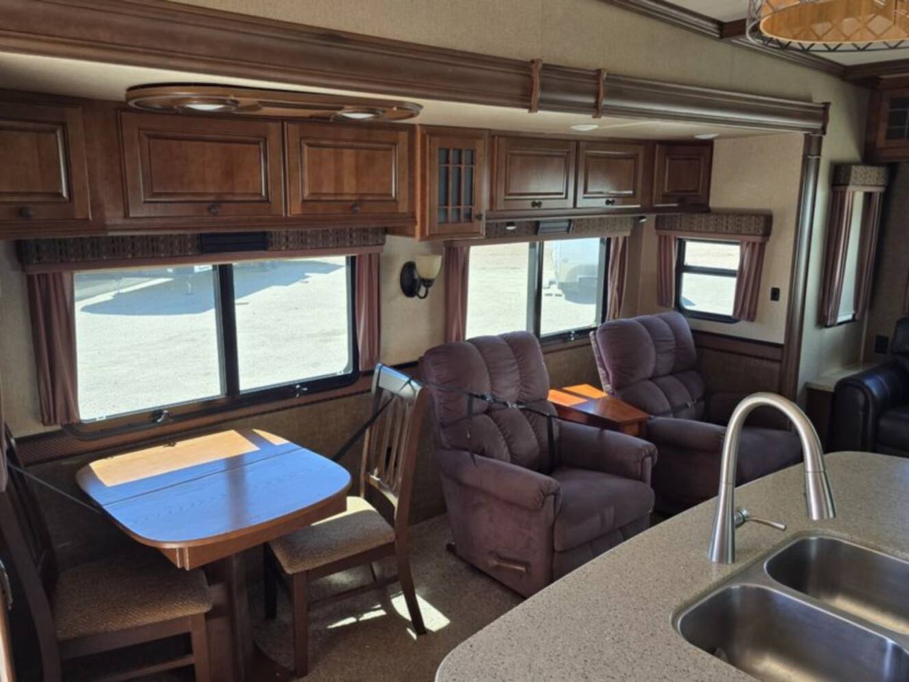 A photo of this 2015 Heartland Bighorn 3570rs