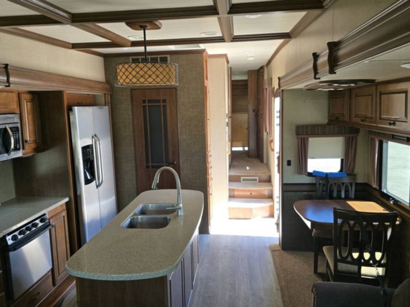 A photo of this 2015 Heartland Bighorn 3570rs