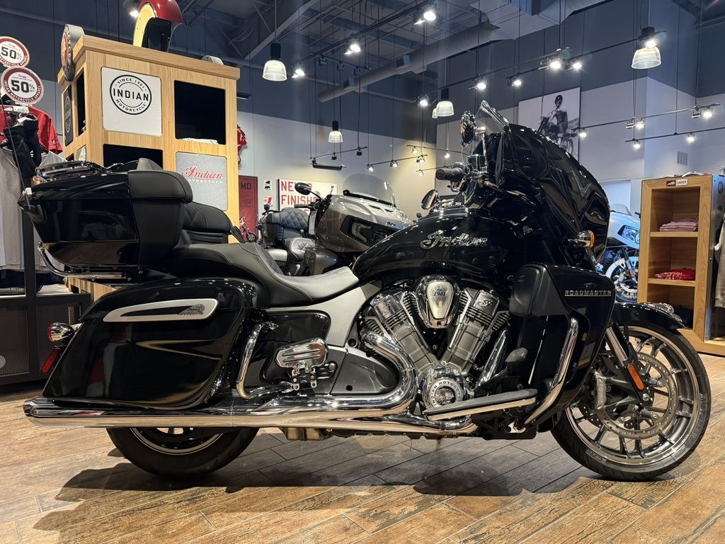 2025 Indian Motorcycle® Roadmaster® PowerPlus Limited Black Metallic LIMITED in Hagerstown, MD