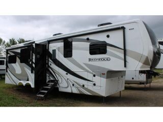 2023 CROSSROADS REDWOOD RW3401RL