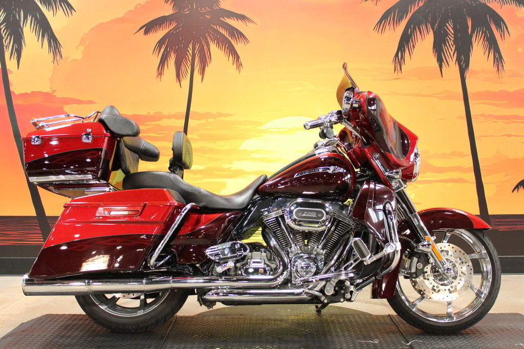 2012 Harley-Davidson® FLHXSE3 - CVO Street Glide® FLHXSE in Ormond Beach, FL
