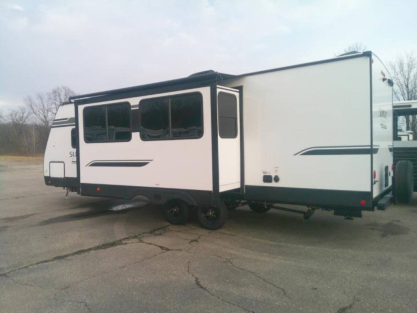 A photo of this 2025 Crossroads Sunset Trail Sport 27BHS