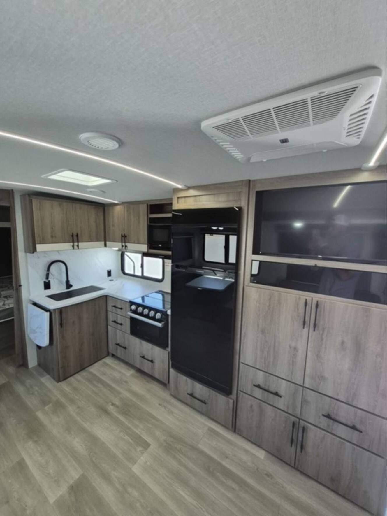A photo of this 2025 Grand Design Imagine 2800 BH