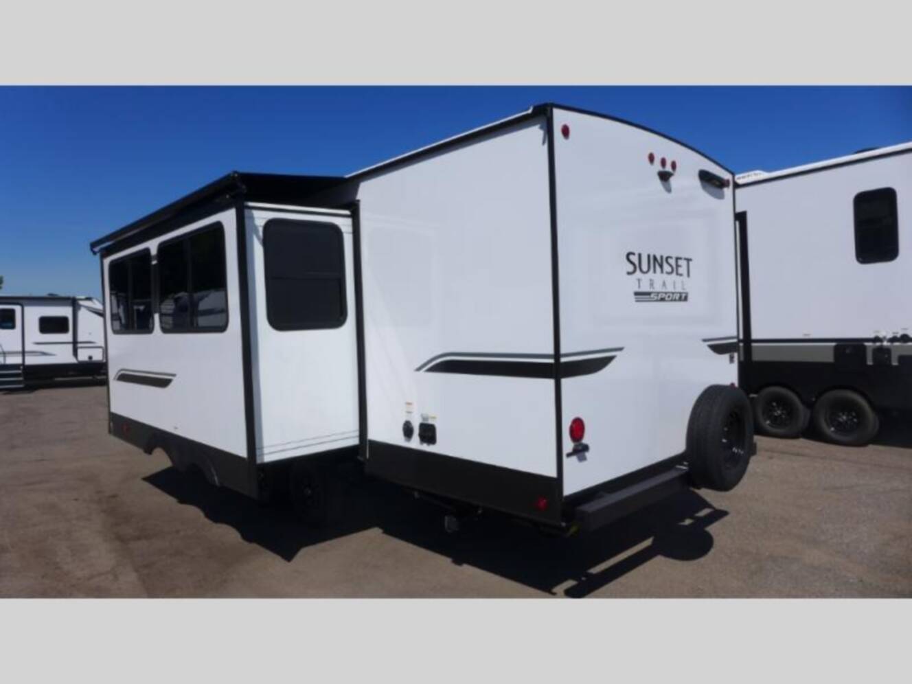 A photo of this 2025 Crossroads Sunset Trail Sport 26RBS