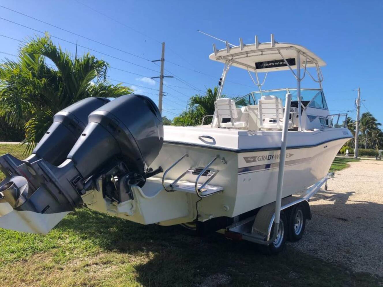 A photo of this 1990 Grady-White Gulfstream