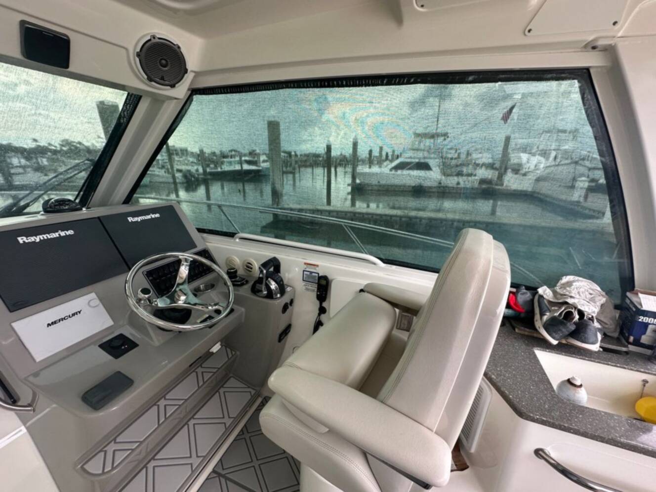 A photo of this 2017 Boston Whaler 345 Conquest