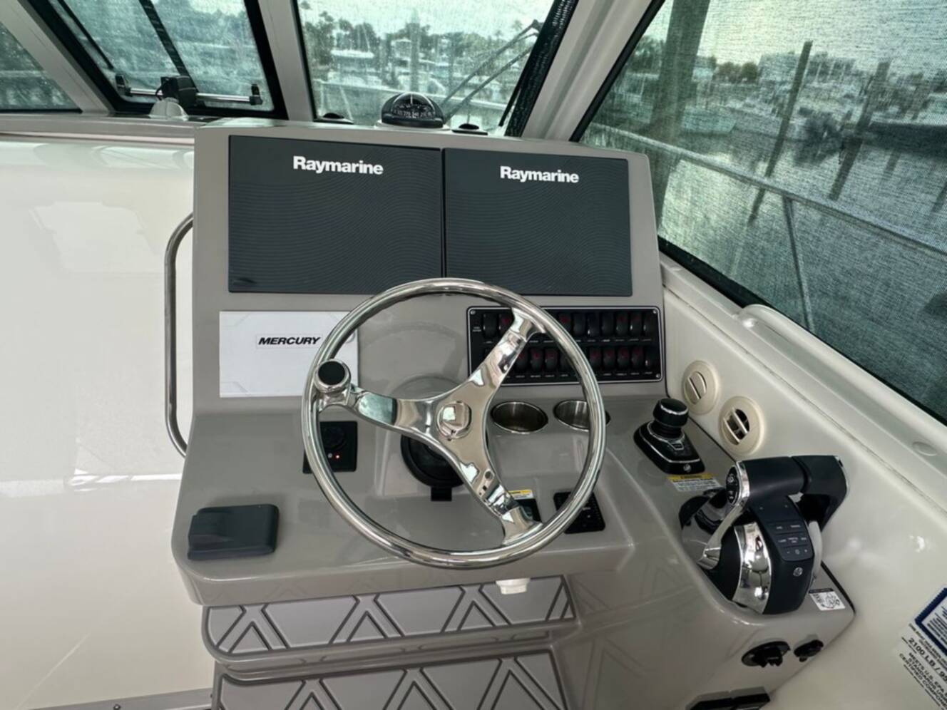 A photo of this 2017 Boston Whaler 345 Conquest