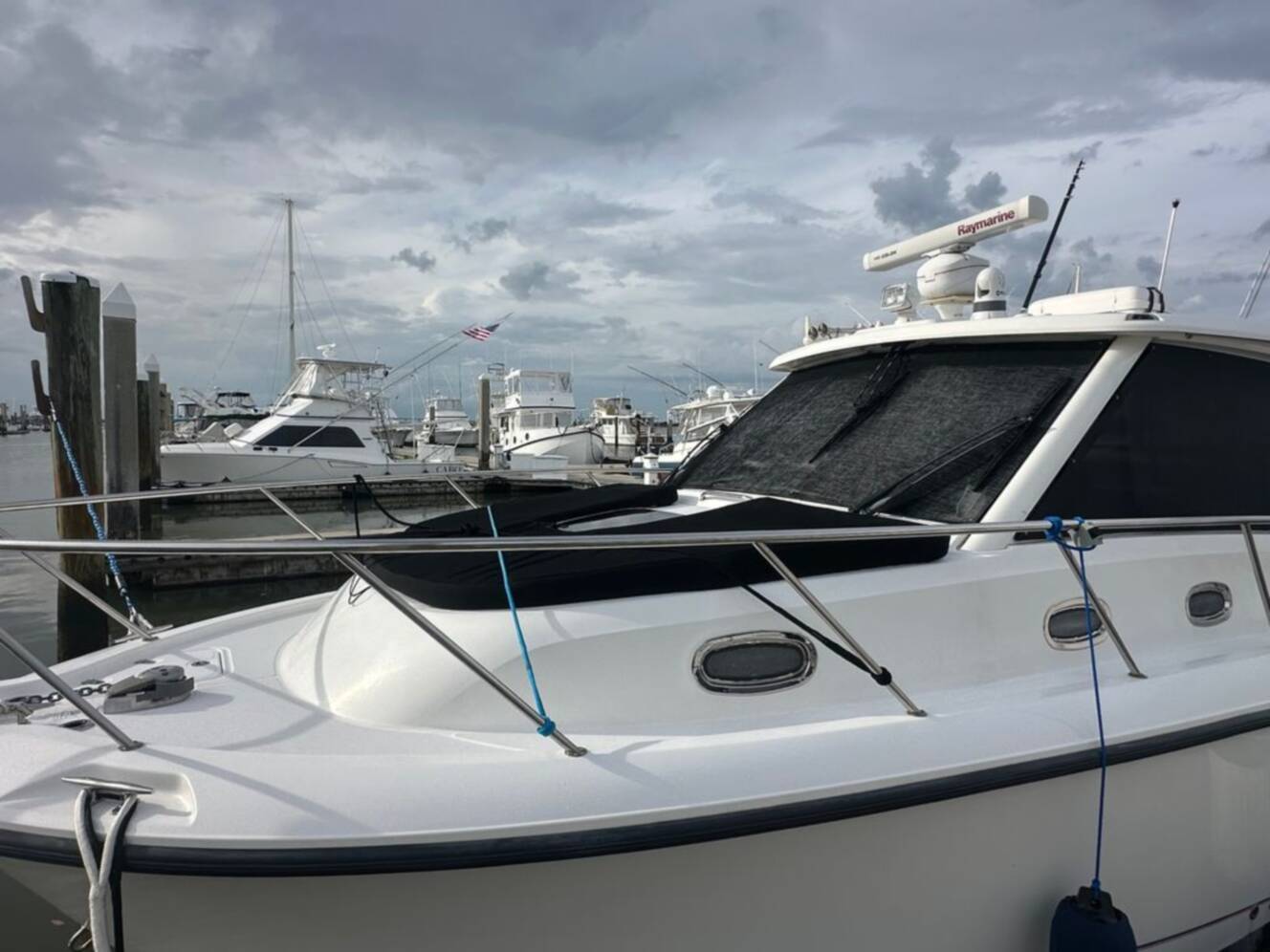 A photo of this 2017 Boston Whaler 345 Conquest
