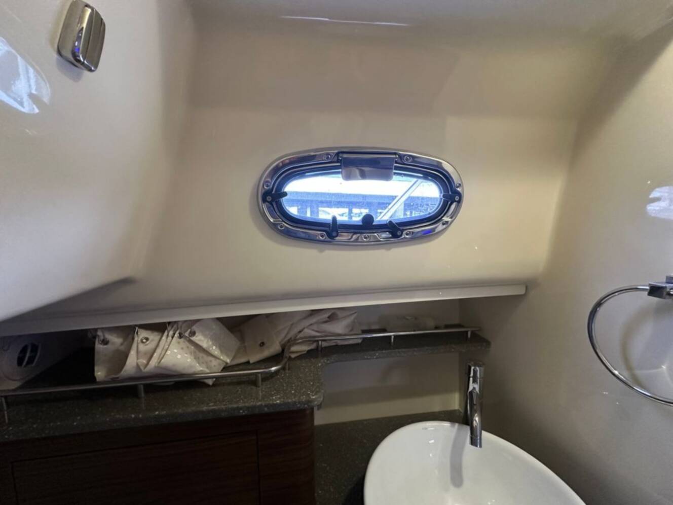 A photo of this 2017 Boston Whaler 345 Conquest
