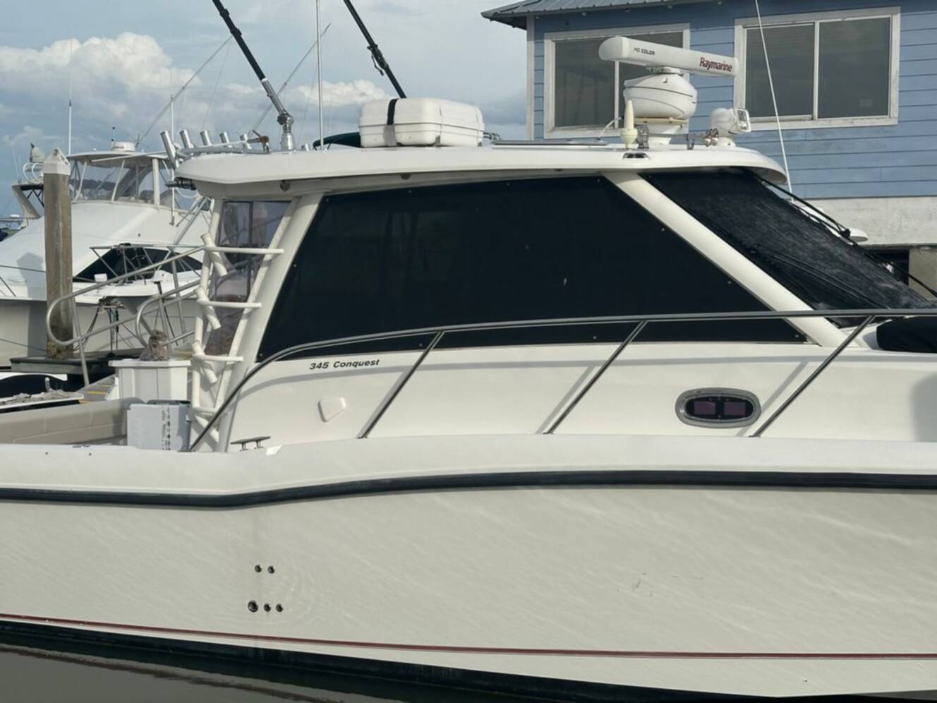 A photo of this 2017 Boston Whaler 345 Conquest