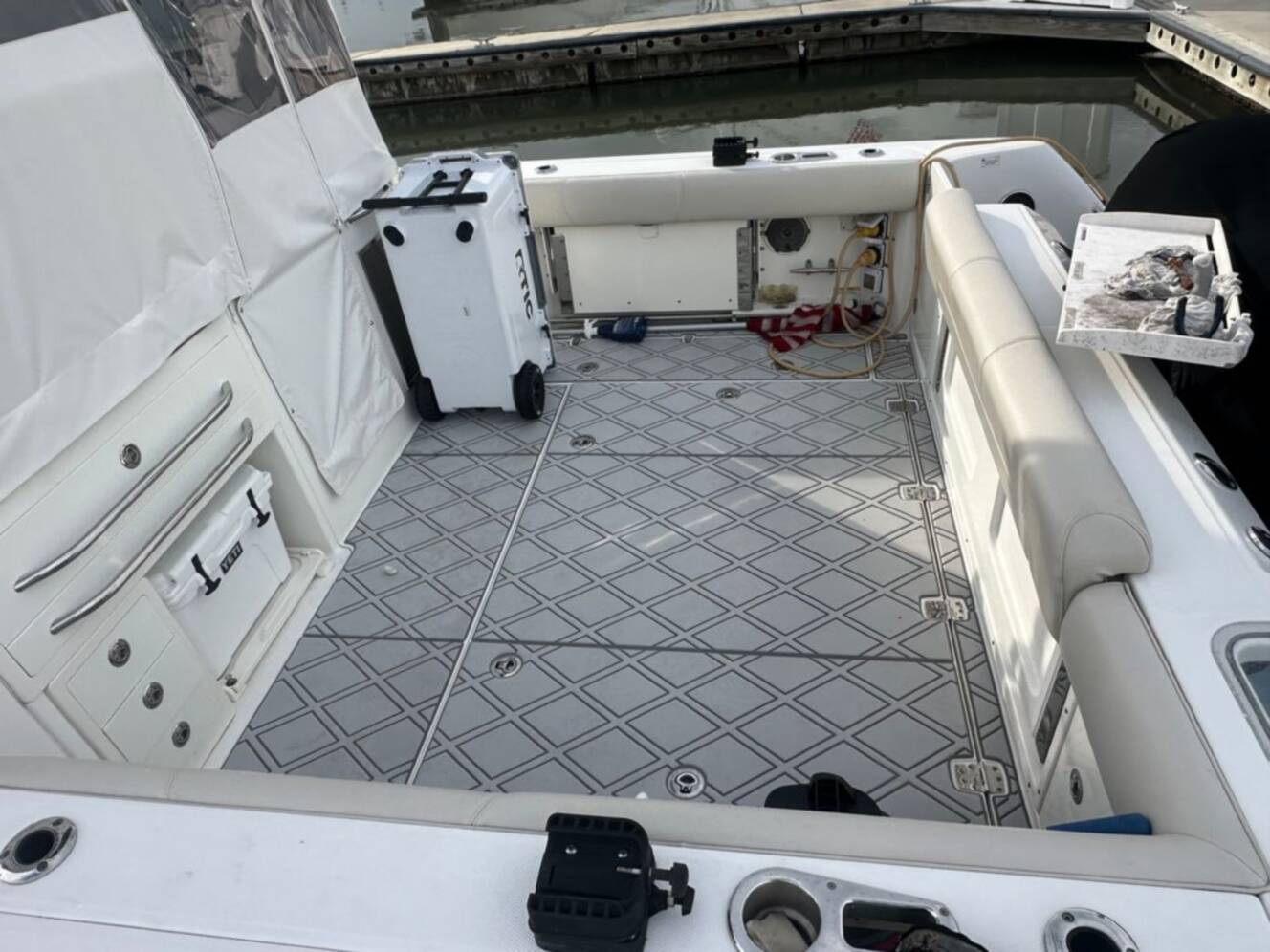 A photo of this 2017 Boston Whaler 345 Conquest