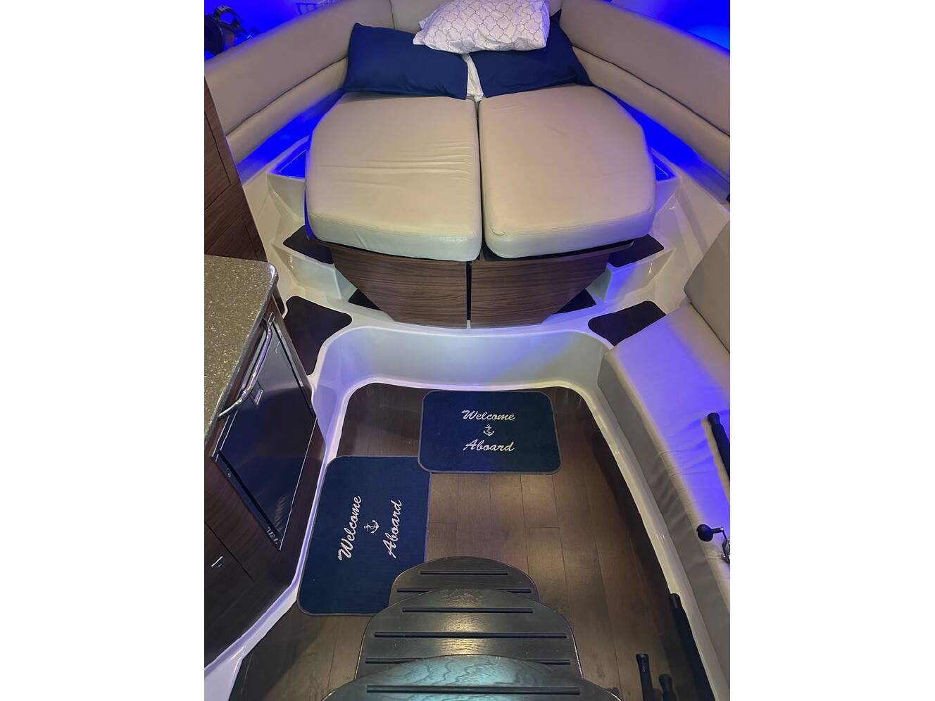 A photo of this 2017 Boston Whaler 345 Conquest