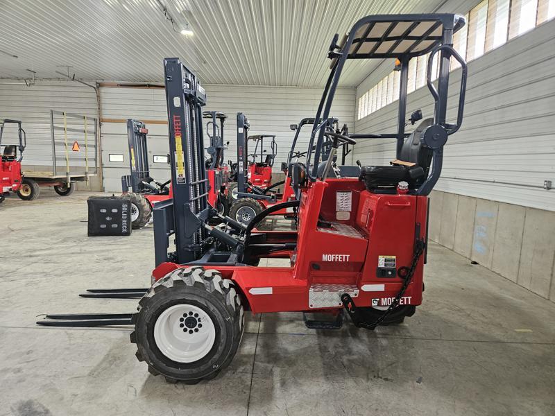 2014 Moffett M55 in Grabill, IN