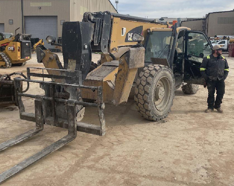 2016 Caterpillar Lift Trucks TL1255D in Bristol, PA