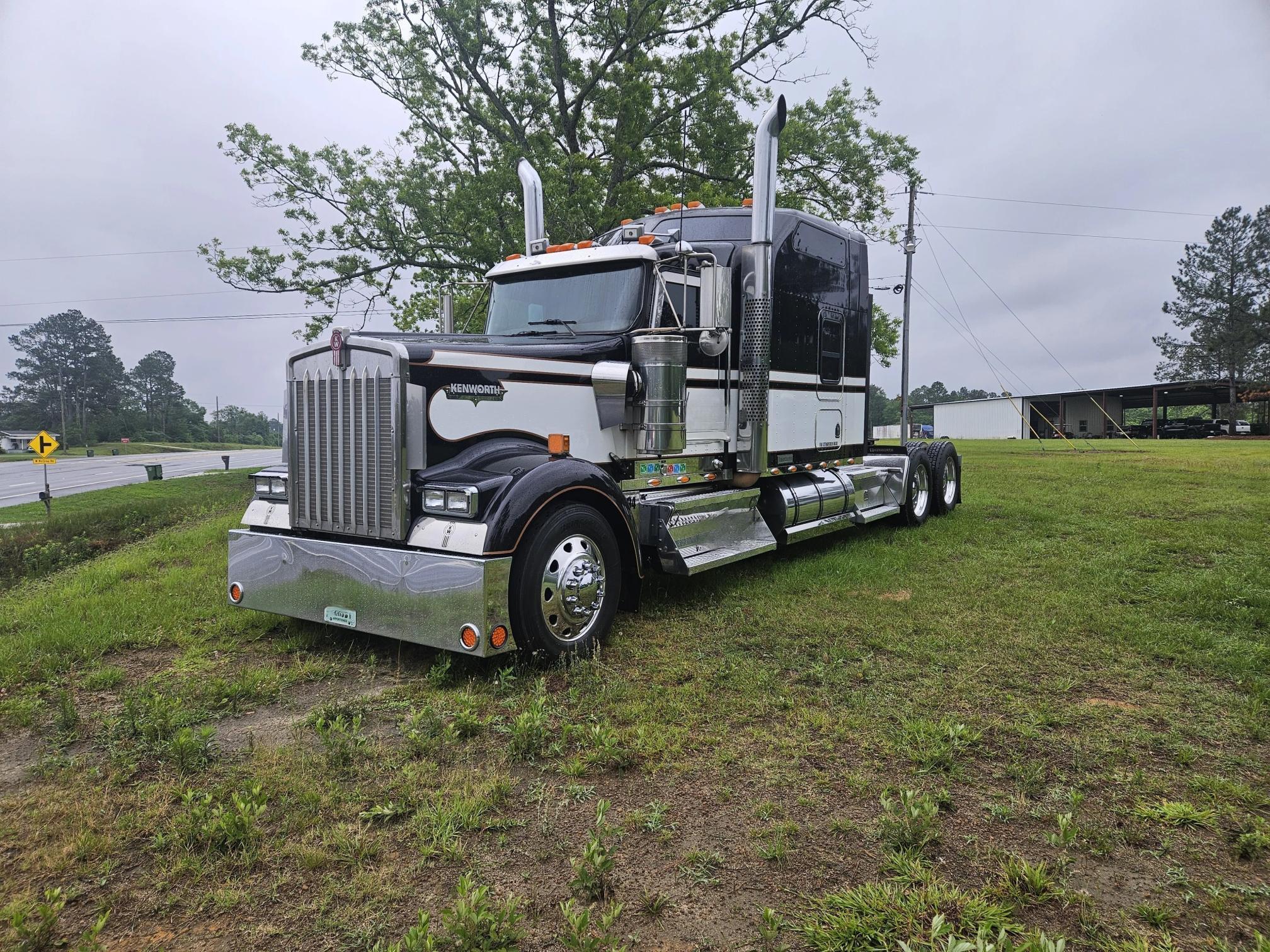 2009 KENWORTH W900 in Prairieville, LA