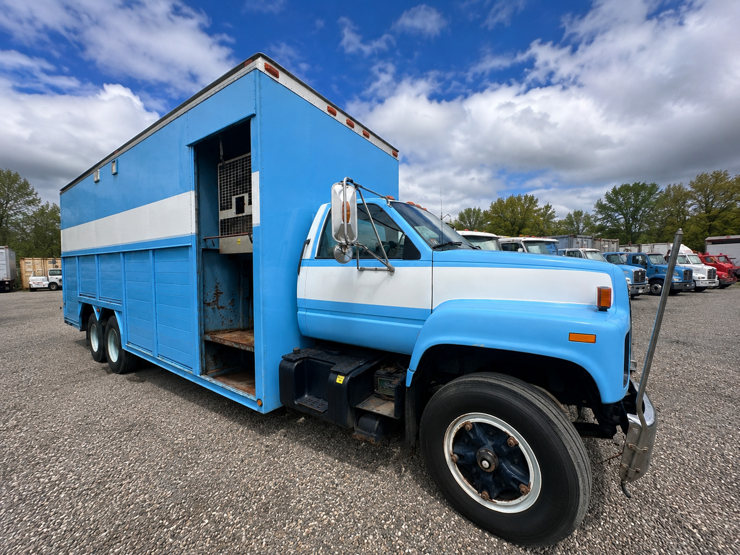 1994 GMC 9500 in Rockaway, NJ