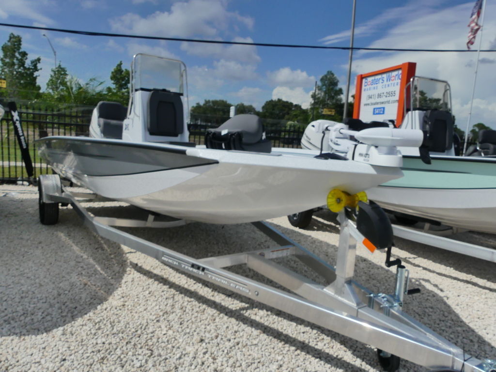 2027 Xpress HYPER-LIFT H20 BAY H24B in bradenton FL