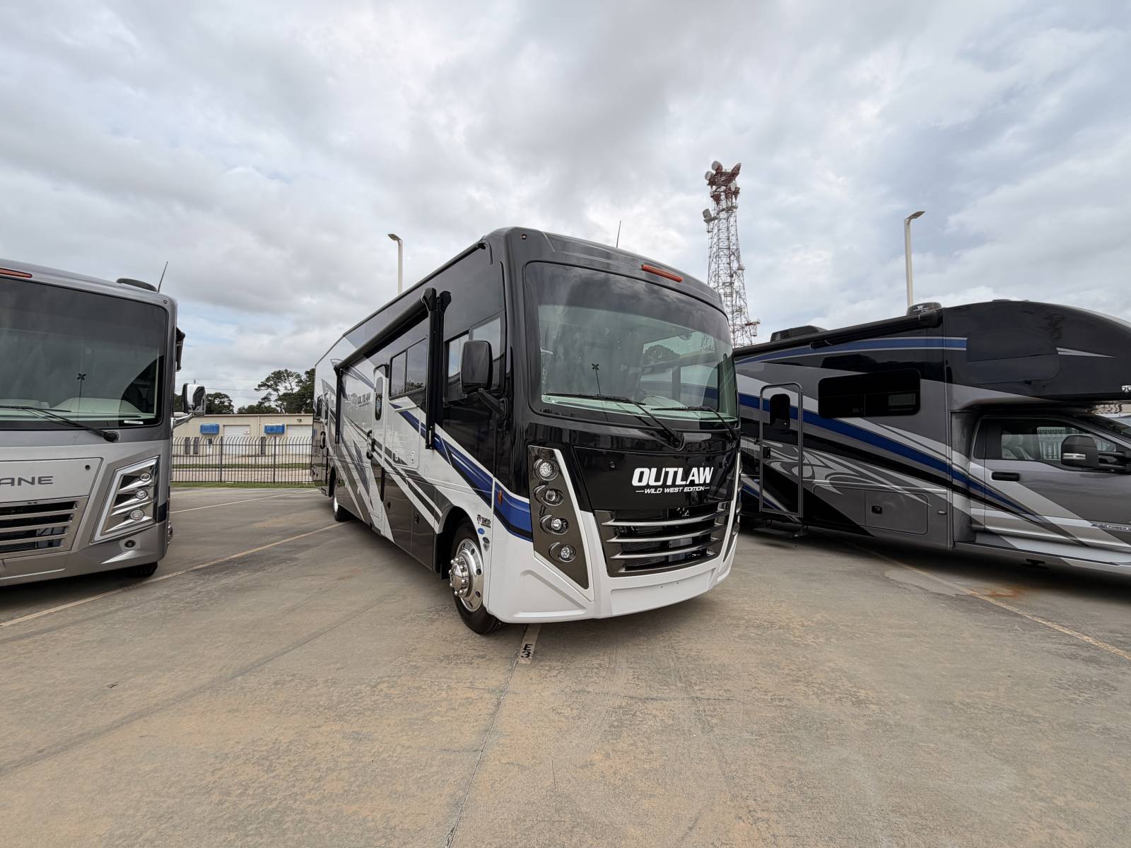 2026 Thor Motor Coach OUTLAW WILD WEST 38K in spring TX