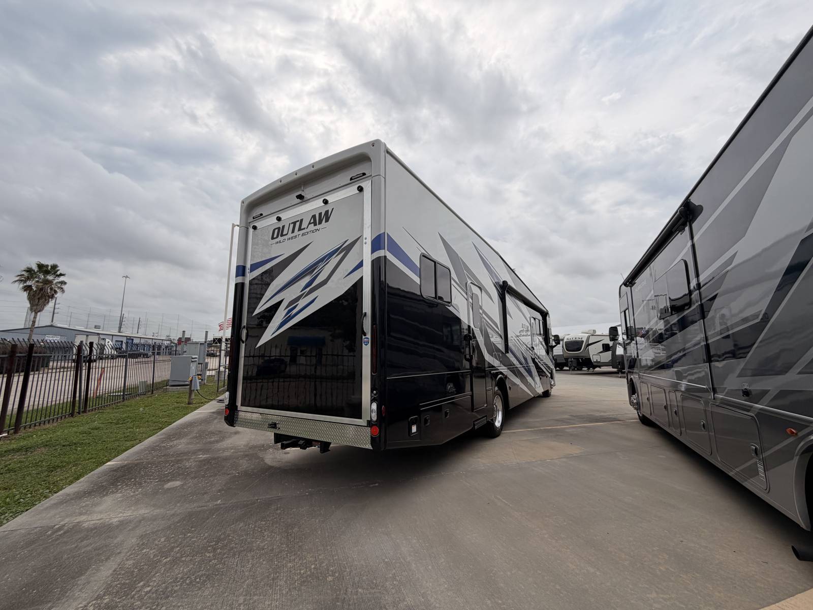 2026 Thor Motor Coach OUTLAW WILD WEST 38K in spring TX