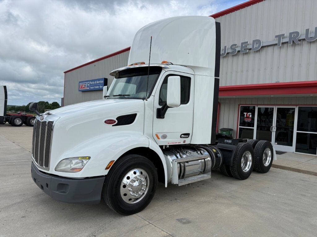 2020 PETERBILT 579 in Van Buren, AR