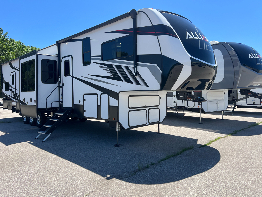 2023 Alliance Rv Valor 43V13 in muskegon MI