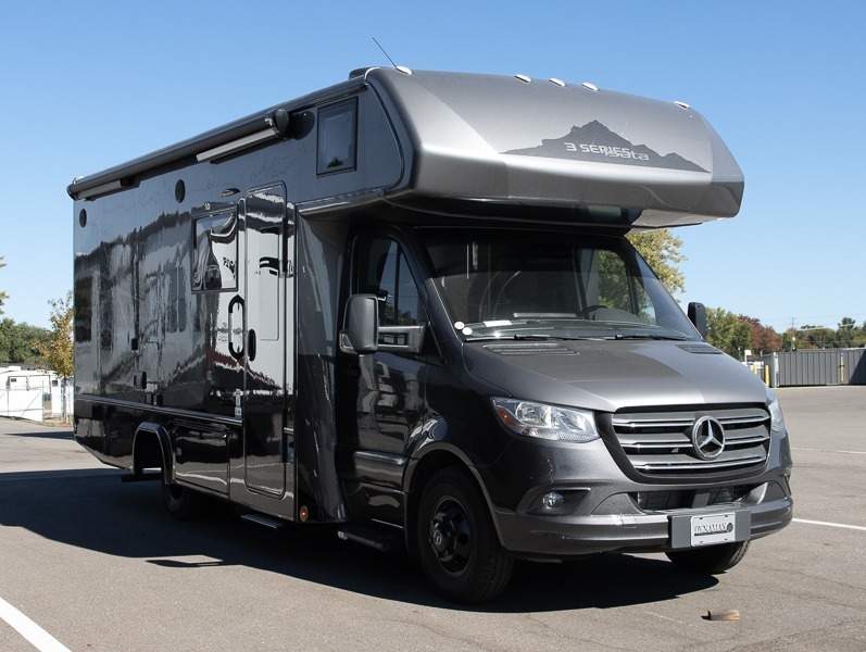 2025 Dynamax Corp Isata 3 Series 24SSSFXM RV