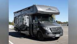 2025 Dynamax Corp Isata 3 Series 24SSSFXM RV