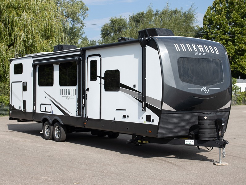 2025 Forest River Rockwood Signature Ultra Lite 8336BH in grand rapids MI