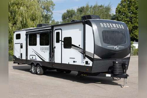 2025 Forest River Rockwood Signature Ultra Lite 8336BH in grand rapids MI
