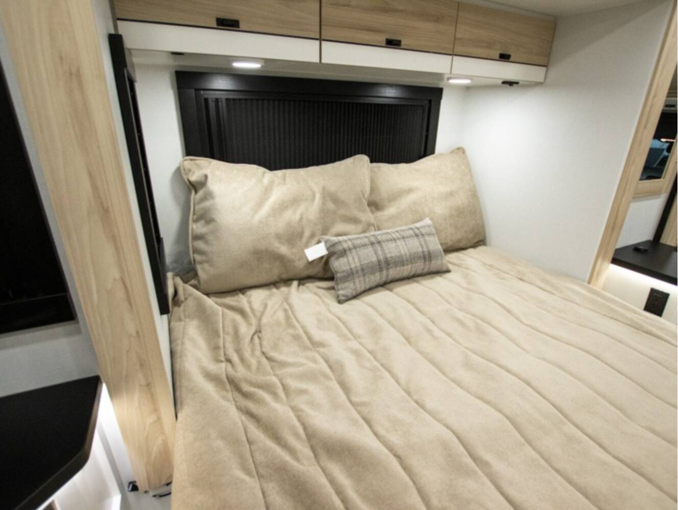 A photo of this 2026 Jayco Melbourne Prestige 25LP
