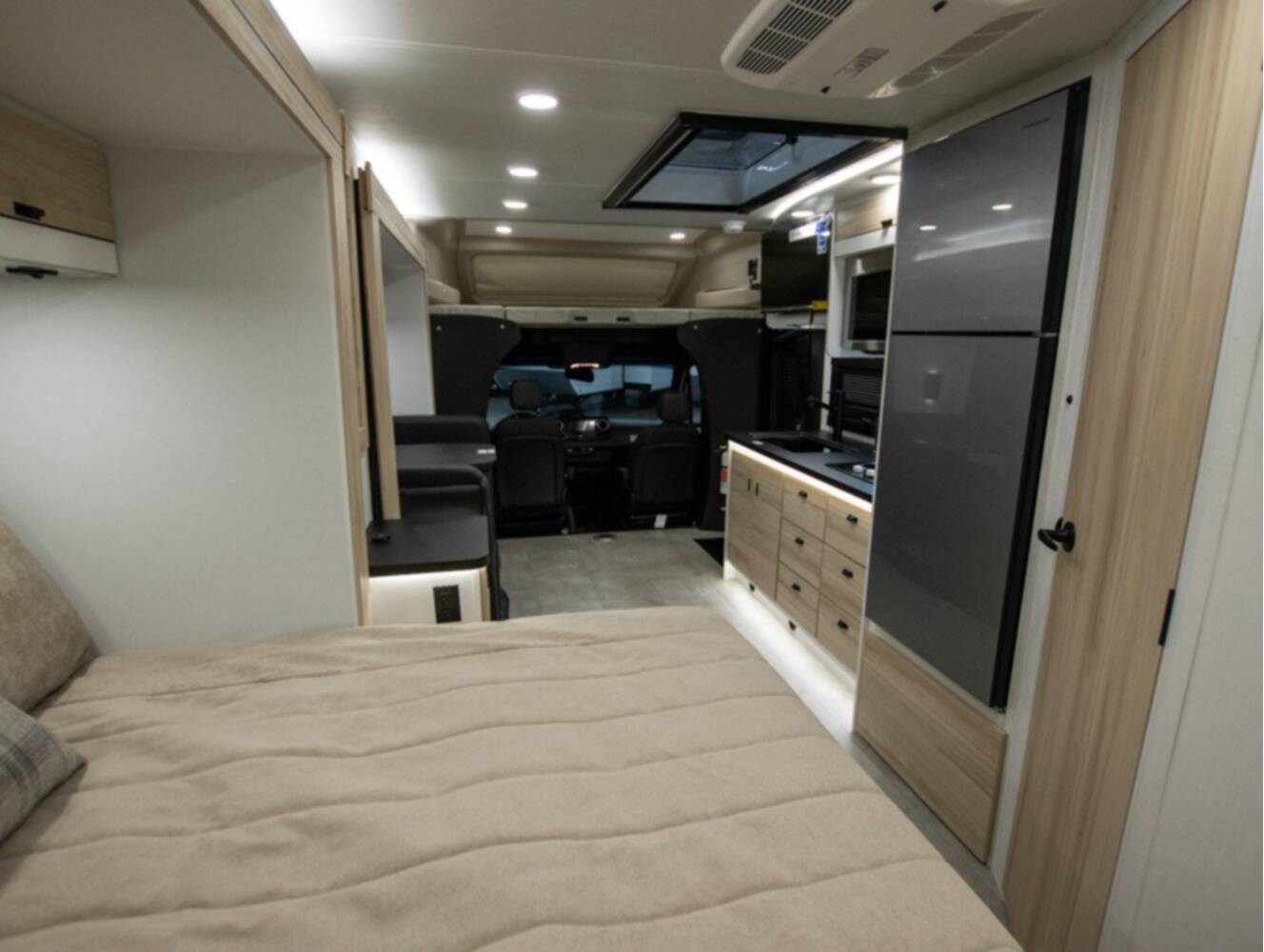 A photo of this 2026 Jayco Melbourne Prestige 25LP