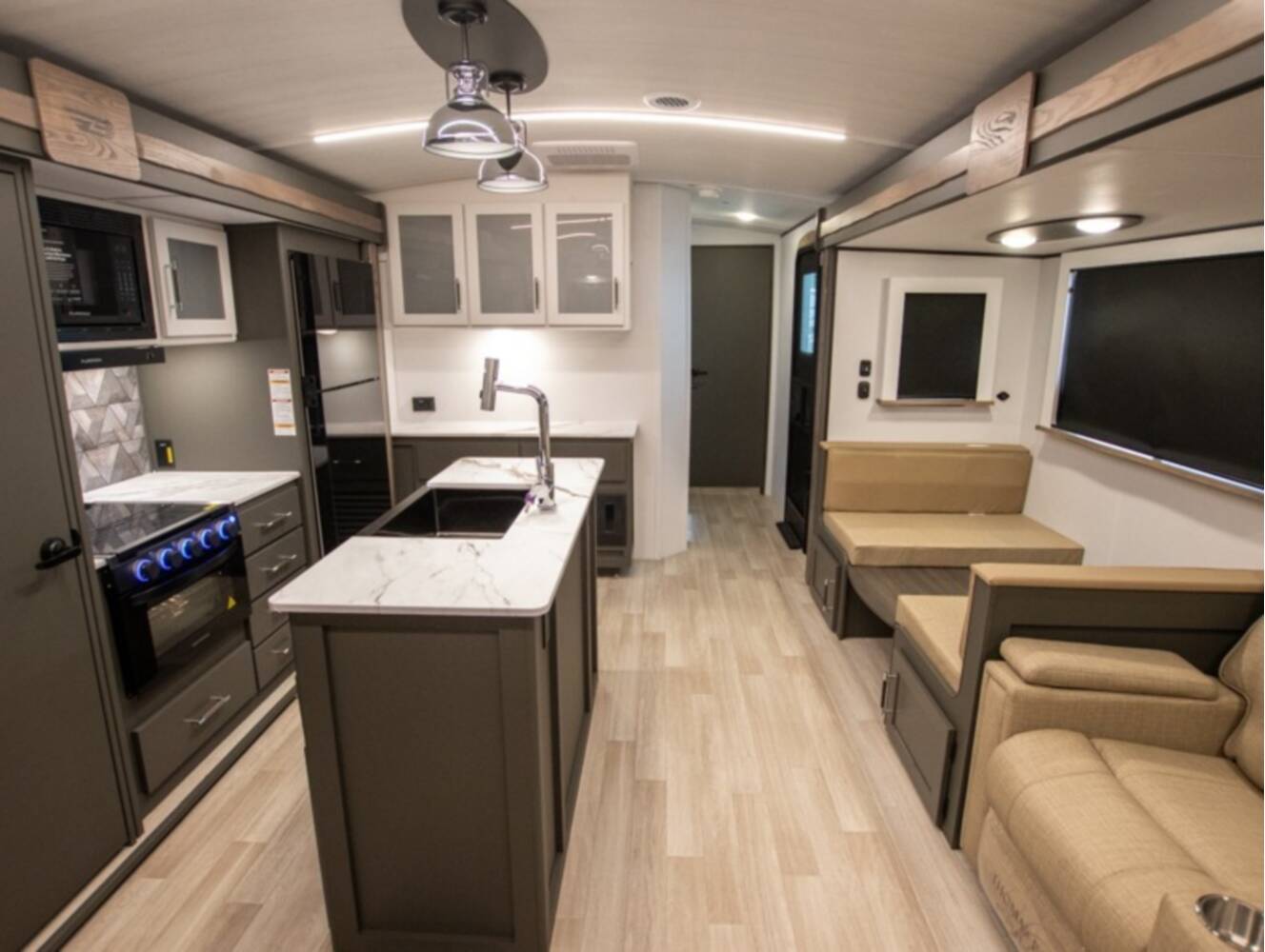A photo of this 2026 Keystone Bullet Crossfire 287RLS